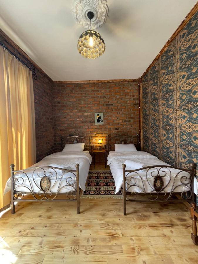 Odo'S Guest House มาร์ทวิลิ ภายนอก รูปภาพ