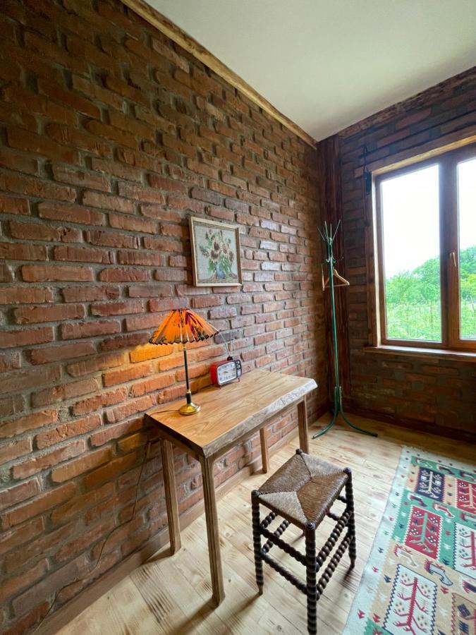 Odo'S Guest House มาร์ทวิลิ ภายนอก รูปภาพ