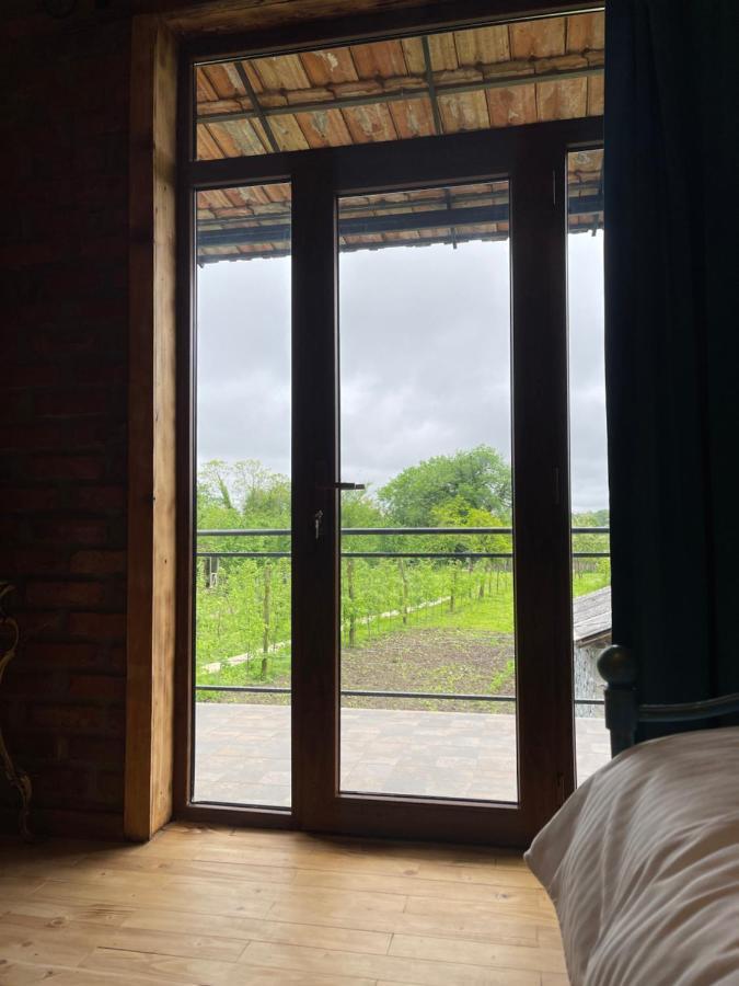 Odo'S Guest House มาร์ทวิลิ ภายนอก รูปภาพ