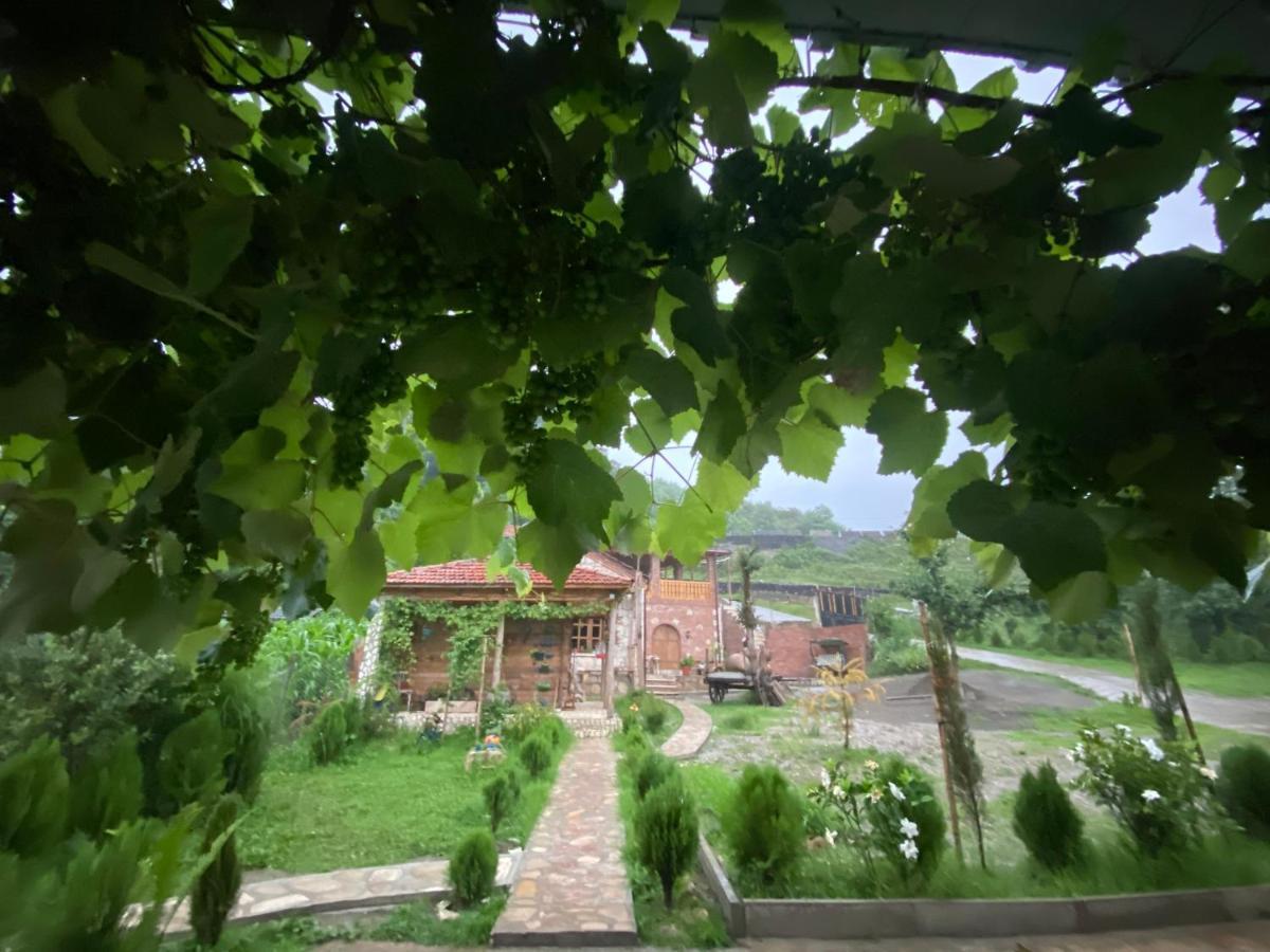 Odo'S Guest House มาร์ทวิลิ ภายนอก รูปภาพ