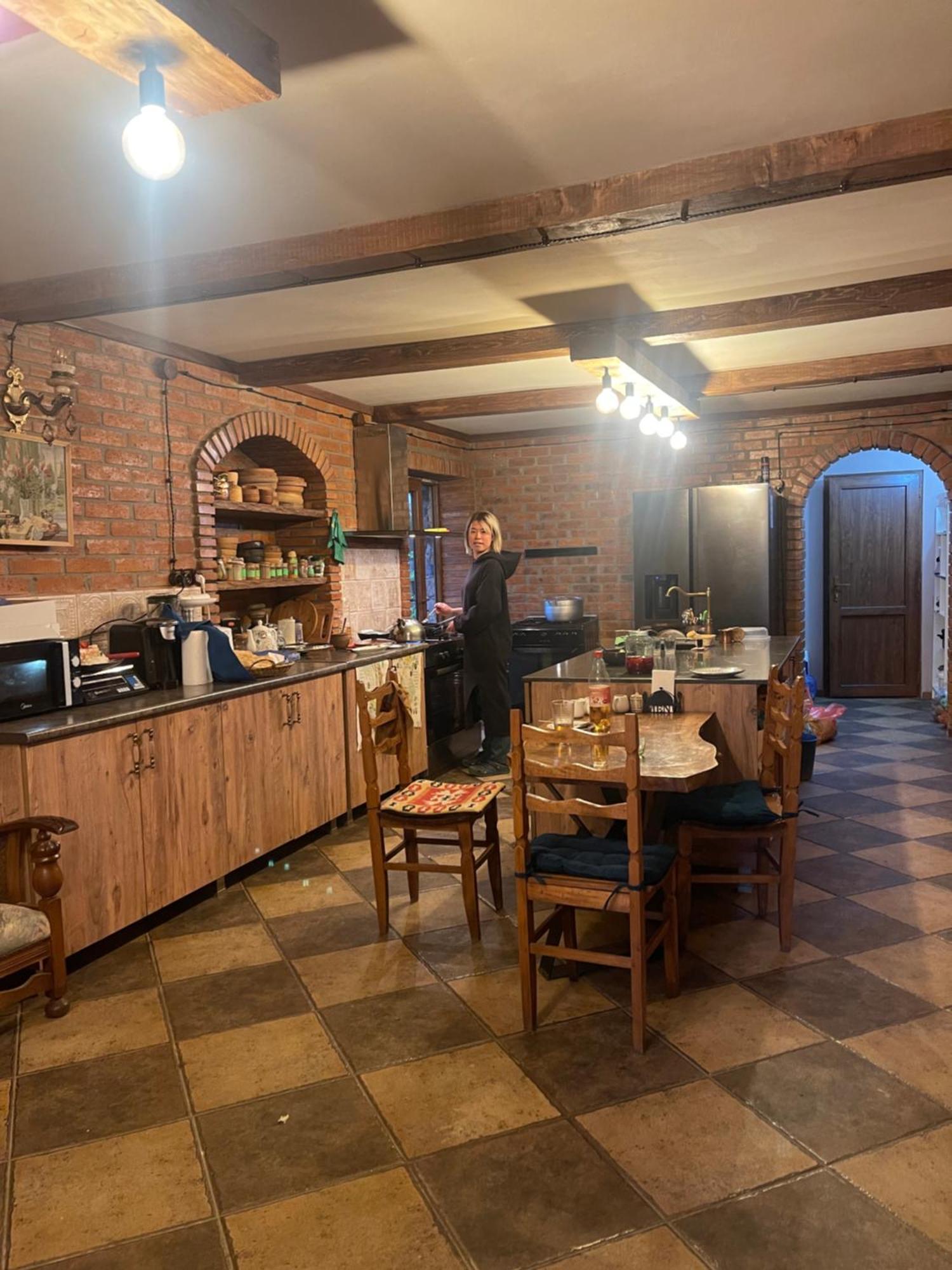Odo'S Guest House มาร์ทวิลิ ภายนอก รูปภาพ